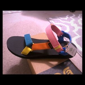 Sandals size 11